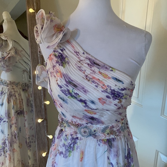 MAC DUGGAL
One Shoulder Asymmetrical High Low Gown - Picture 6 of 16